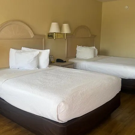 Hole Inn The Wall Hotel - Fort Walton Beach - Sunset Plaza - Nearby Beaches & Hurlburt-3