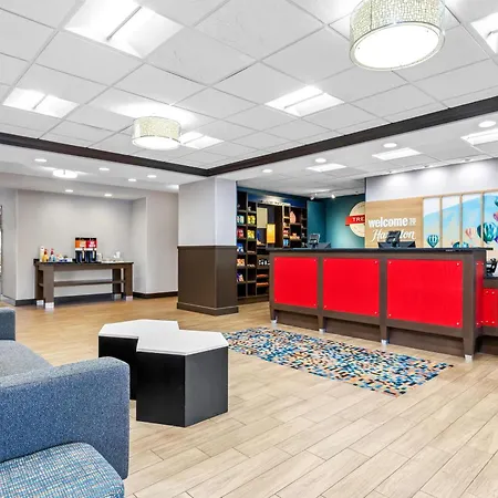 Hampton Inn & Suites Claremore-2