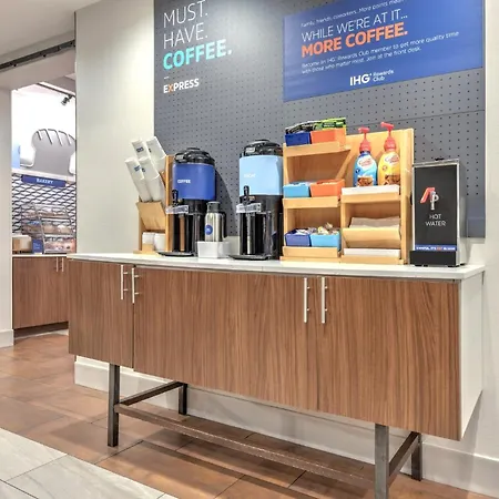 Holiday Inn Express & Suites Moore By Ihg-2