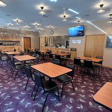 Rushmore Express & Suites-2