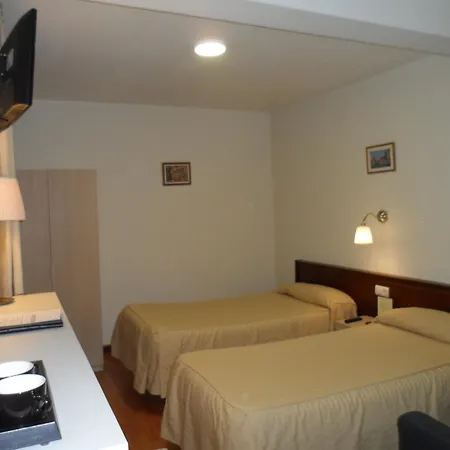 Hostal Coruña-2
