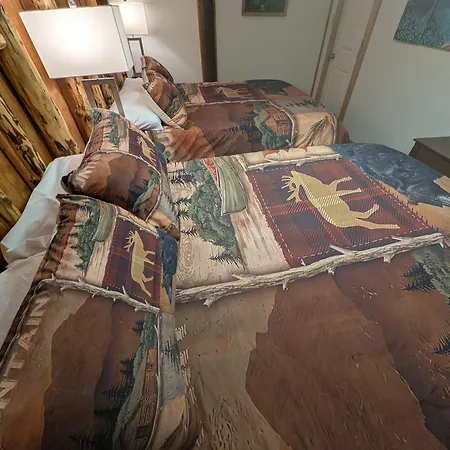 Yellowstone Motel - Adults Only - All Rooms Have Kitchens-2