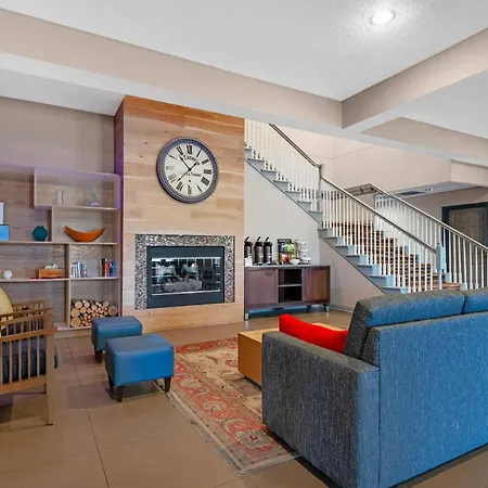Country Inn & Suites By Radisson, West Bend, Wi-3