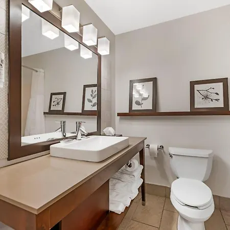 Country Inn & Suites By Radisson, West Bend, Wi-2
