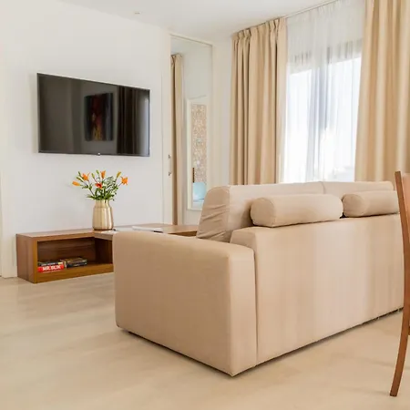 Porto Drach Aparthotel & Suites-3