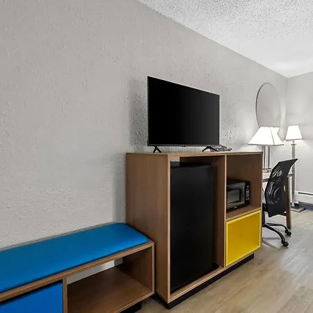 Days Inn By Wyndham Fond Du Lac-2