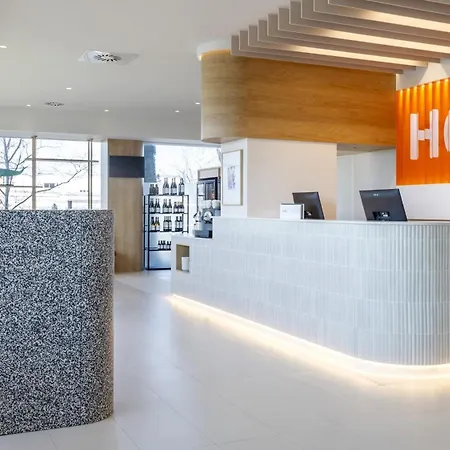 Holiday Inn Express Pamplona By Ihg-3