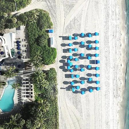 Doubletree By Hilton Ocean Point Resort - North Miami Beach-2