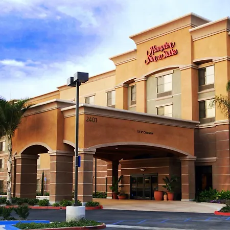 Hampton Inn & Suites Seal Beach-2