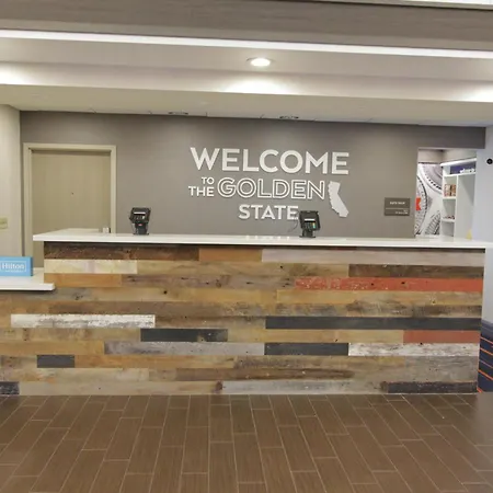 Hampton Inn & Suites Seal Beach-3