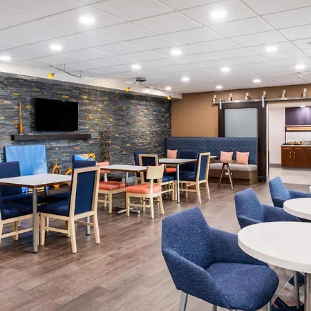 Hampton Inn Auburn-3