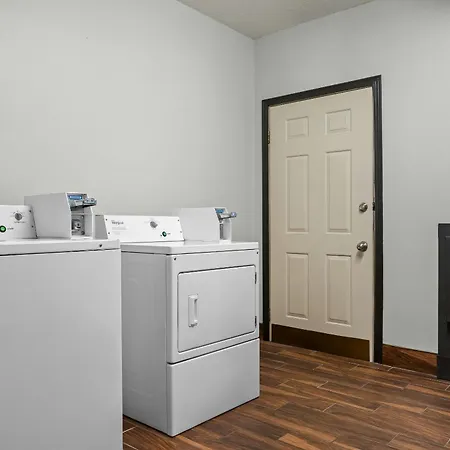 Clarion Pointe-2