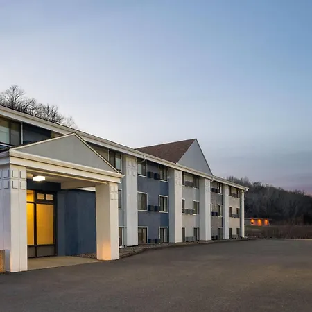 Baymont By Wyndham Mankato-3