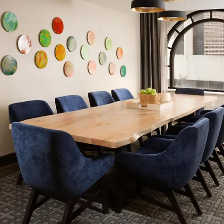 Hampton Inn & Suites Dallas Downtown-3