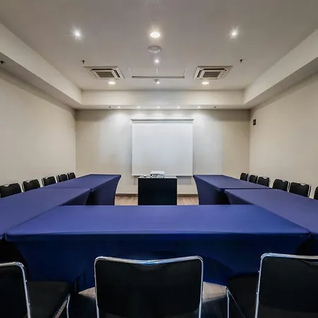City Express By Marriott La Raza-3