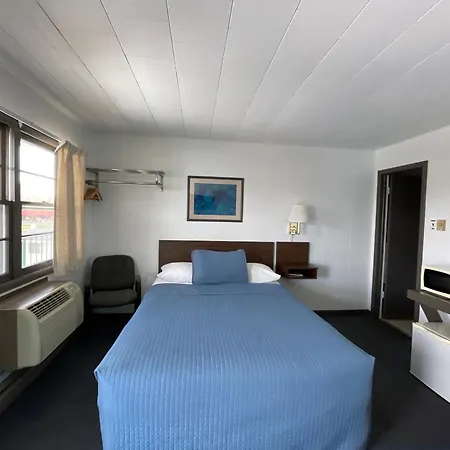Colonial Motel-2