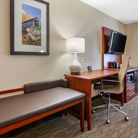 Comfort Suites Oshkosh West-3