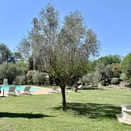 Domaine Au Coeur des Alpilles-2