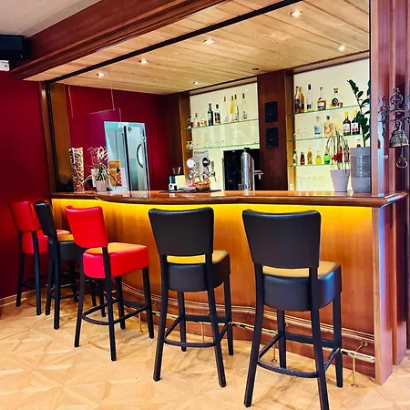 Hotel Restaurant Aux Trois Roses-2