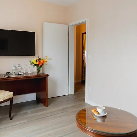 Hotel Weisses Haus-2