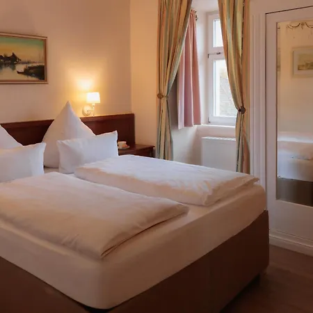 Hotel Weisses Haus-3