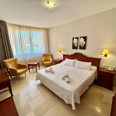 Aparthotel Bahia Pinosol-3