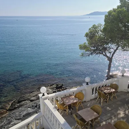 Hotel Grifeu Y Restaurant - Costa Brava-3
