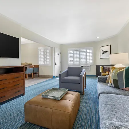 Best Western Plus Beach View Lodge Carlsbad-2