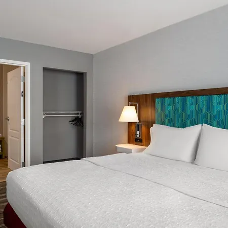 Hampton Inn & Suites Grafton-3