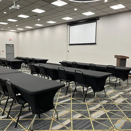 Holiday Inn Express Big Rapids By Ihg-2