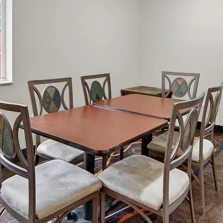 Hometown Inn & Suites-2