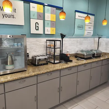Grander Inn & Suites By Ihg-3