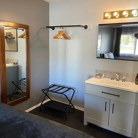 Monashee Lodge-3
