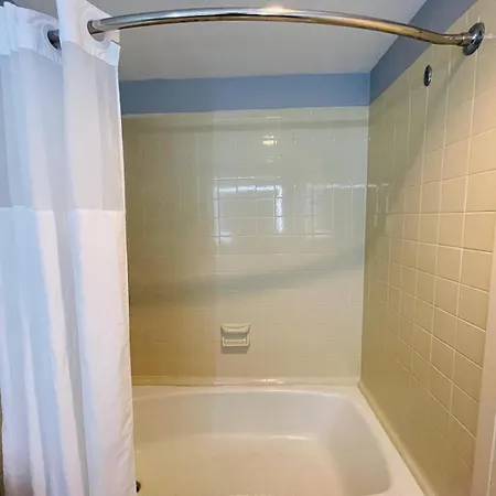 Mystic River Hotel & Suites-3