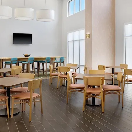 Hampton Inn Poplar Bluff-2