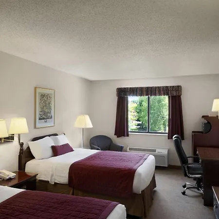 Baymont By Wyndham Whitewater-2