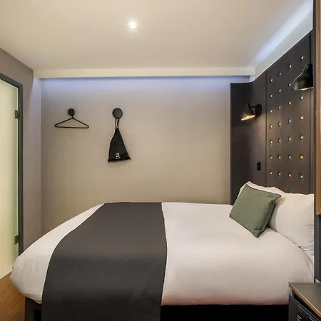 Point A Hotel London Paddington-2