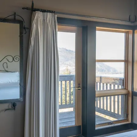 Sun Mountain Lodge-2