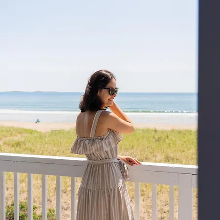 Waves Oceanfront Resort-3