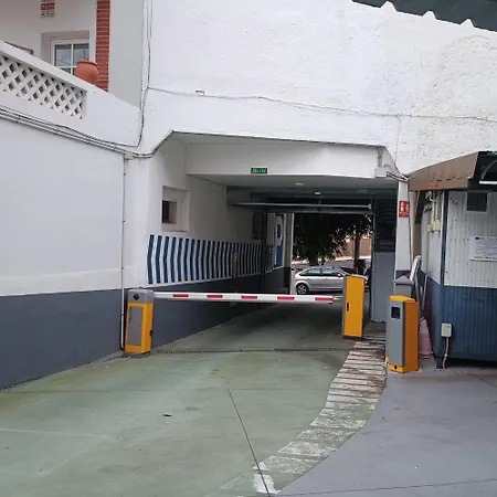 Casa Dona Carmela Guesthouse - Parking Included (Adults Only)-3
