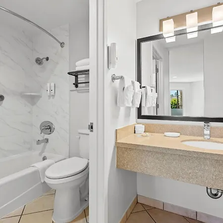 Quality Inn & Suites Hermosa Beach-3
