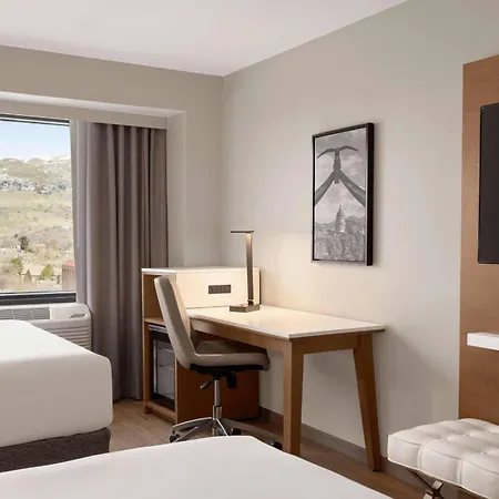 Radisson Hotel Salt Lake City Downtown-3