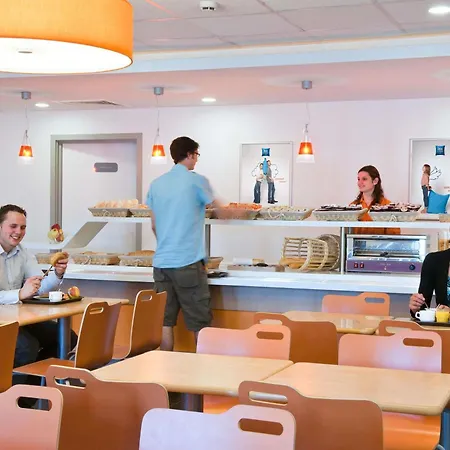 Ibis Budget Brugge Centrum Station-3