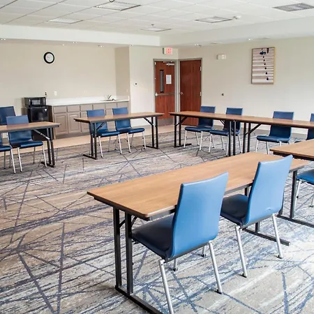 Holiday Inn Express & Suites - Mason City By Ihg-3