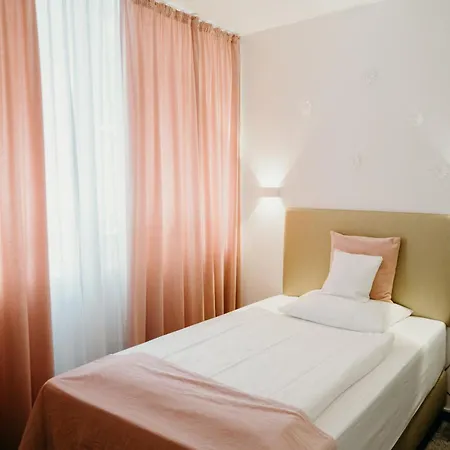 Hotel Crystal-2