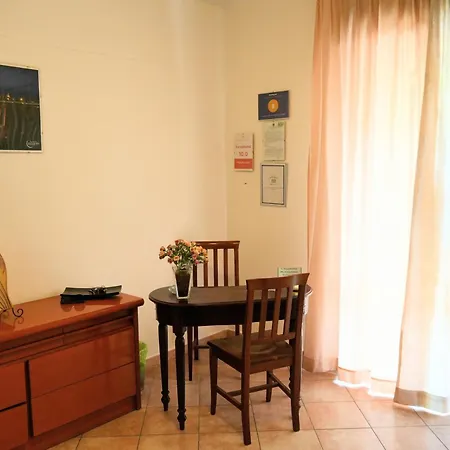 Cassiodoro Rooms Affittacamere-3