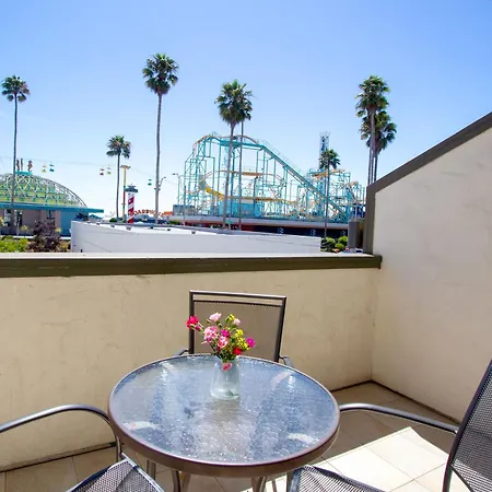 Carousel Beach Inn-2