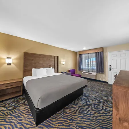 Quality Inn & Suites Hesperia-Victorville-3