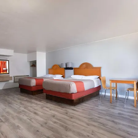 Motel 6-Canon City, Co 719-458-1216-2