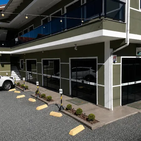 ApartPousada Residencial dos Reis-3